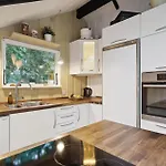 3 Bedroom Cozy In Prázdninový dům *